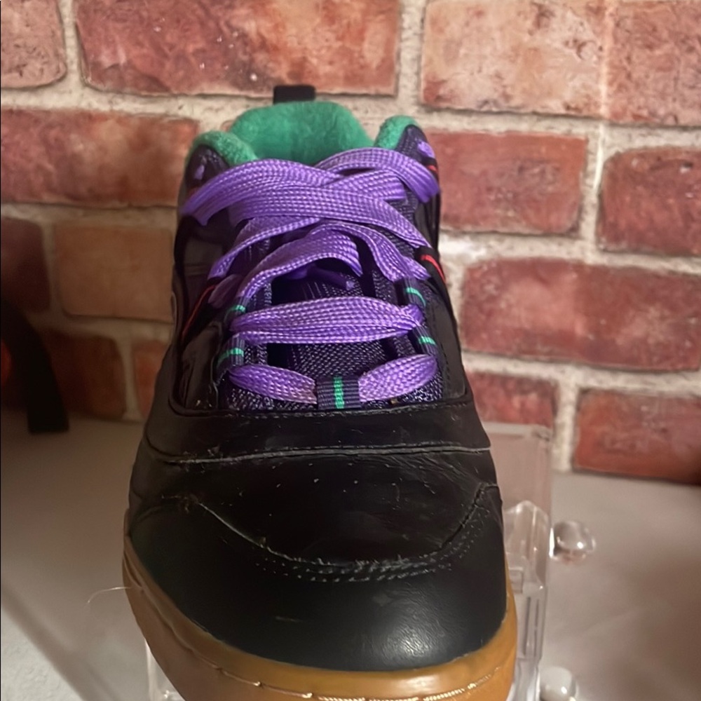 Reebok Black and Purple Sneakers with Chunky Sole and Retro Design